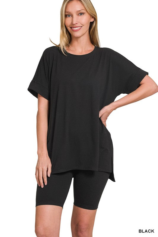 R-neck Top & Shorts