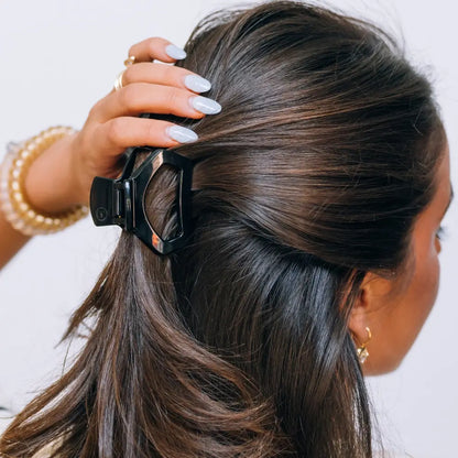 Open | Jet Black | Petite Claw Clip