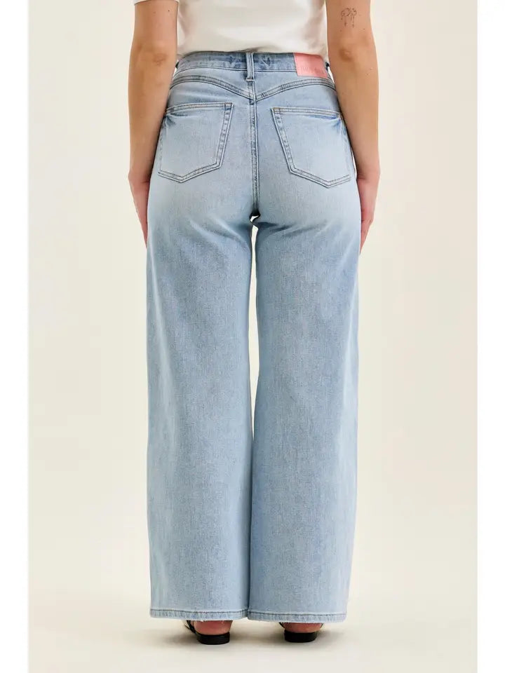 Petite T.C. Retro Wide w/ Curve Coin Pkt